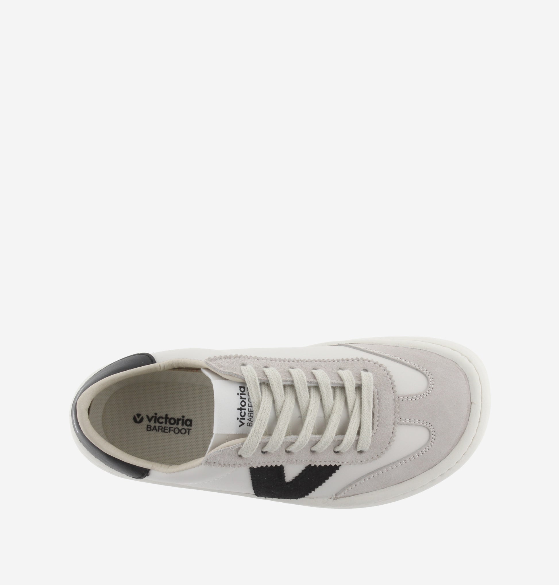 Victoria Barefoot Olmo, Preto