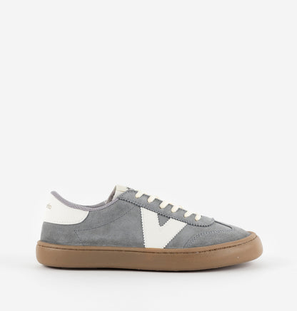 Victoria Barefoot Olmo, Cinza