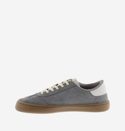 Victoria Barefoot Olmo, Cinza