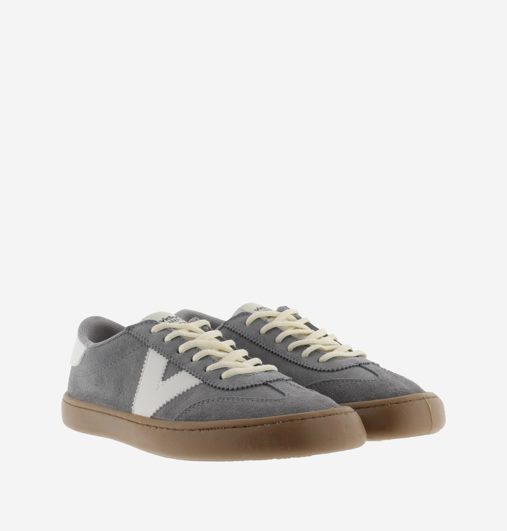 Victoria Barefoot Olmo, Cinza