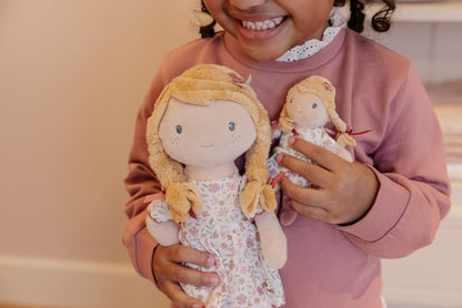 Mini Boneca Julia