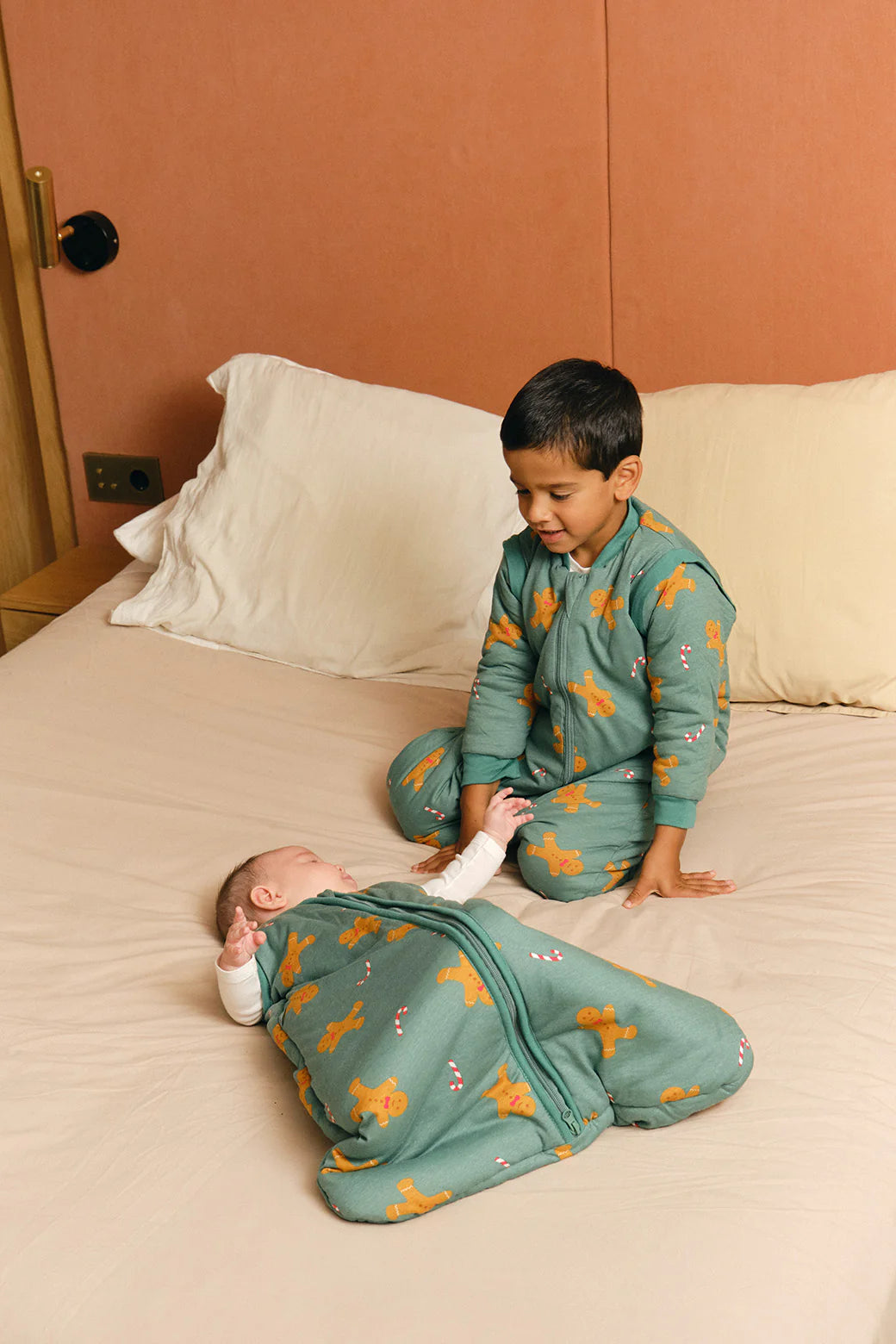 Saco de Dormir com mangas e meias antiderrapantes GingerBread TOG 2.5, Molis & Co