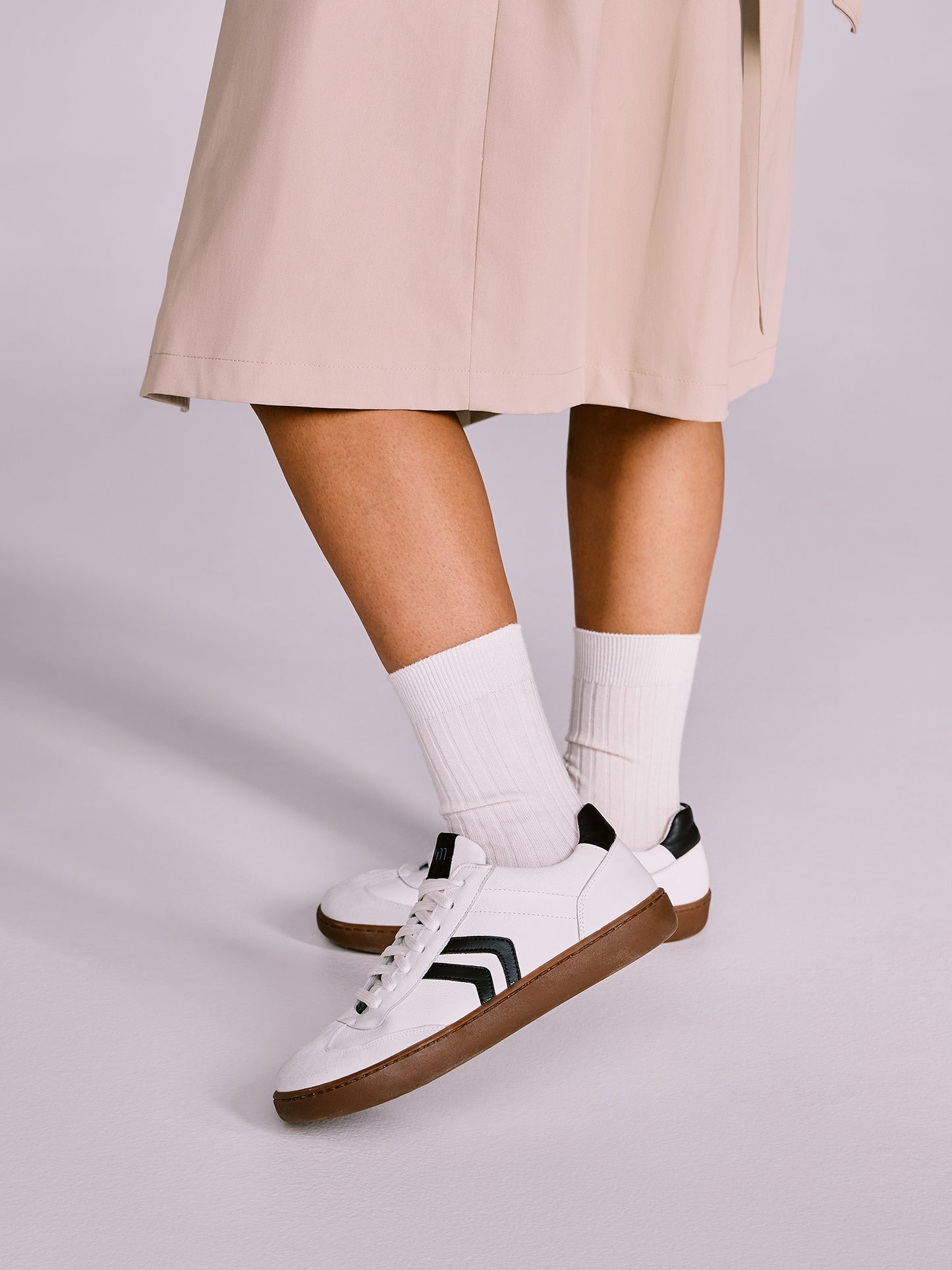 Mum Barefoot, Inês Bright More