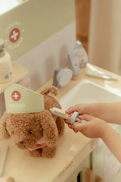 Clínica Veterinária, Little Dutch