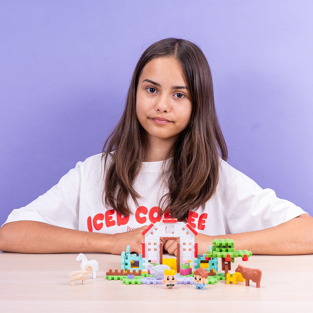 Marioinex Mini Waffle, Farmer Lady's Vet Cottage