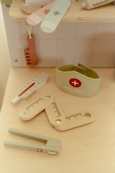 Clínica Veterinária, Little Dutch