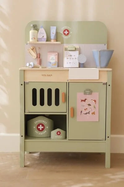 Clínica Veterinária, Little Dutch