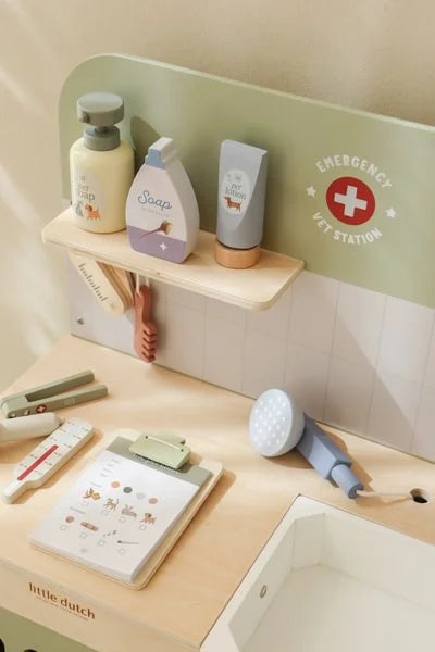 Clínica Veterinária, Little Dutch